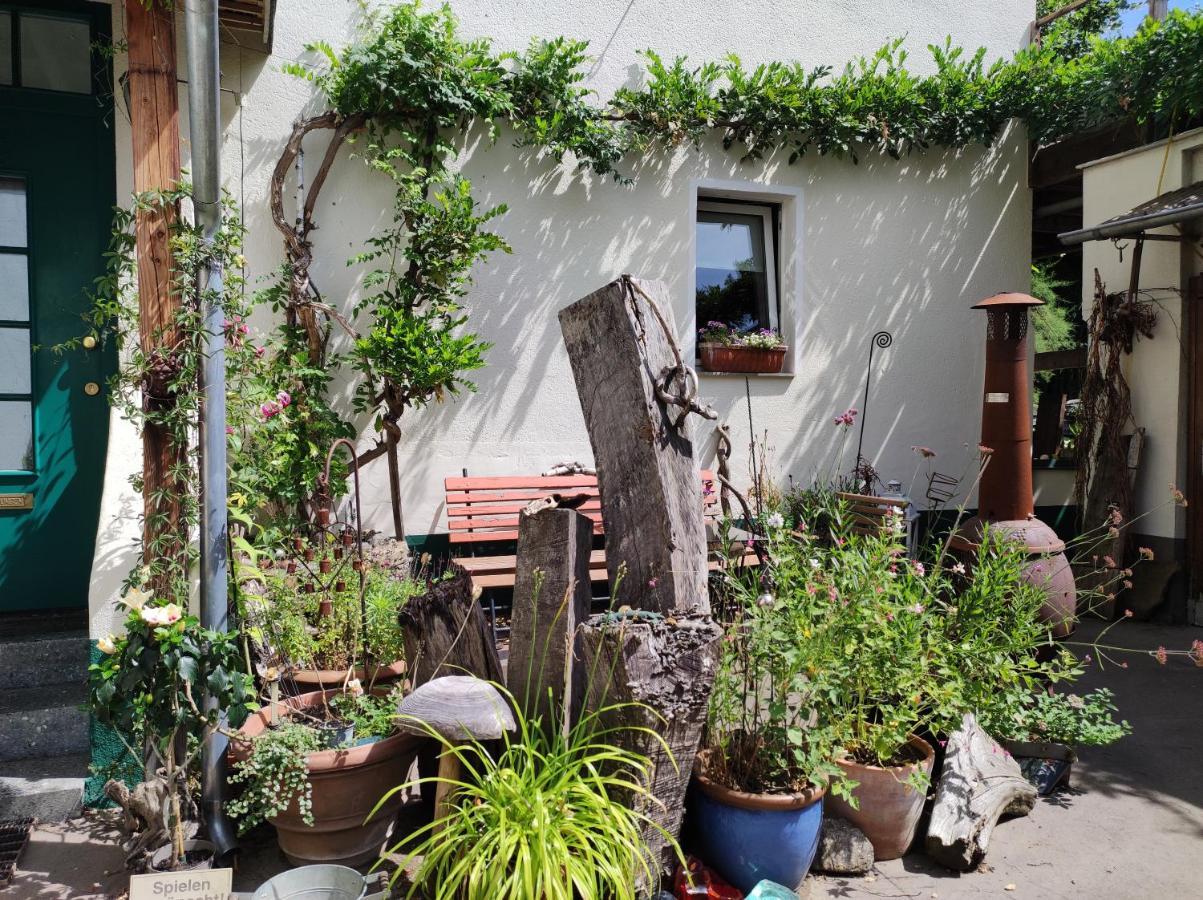 Gartenzimmer Mit Strassenbahn Zu Dom Und Messe Кёльн Экстерьер фото
